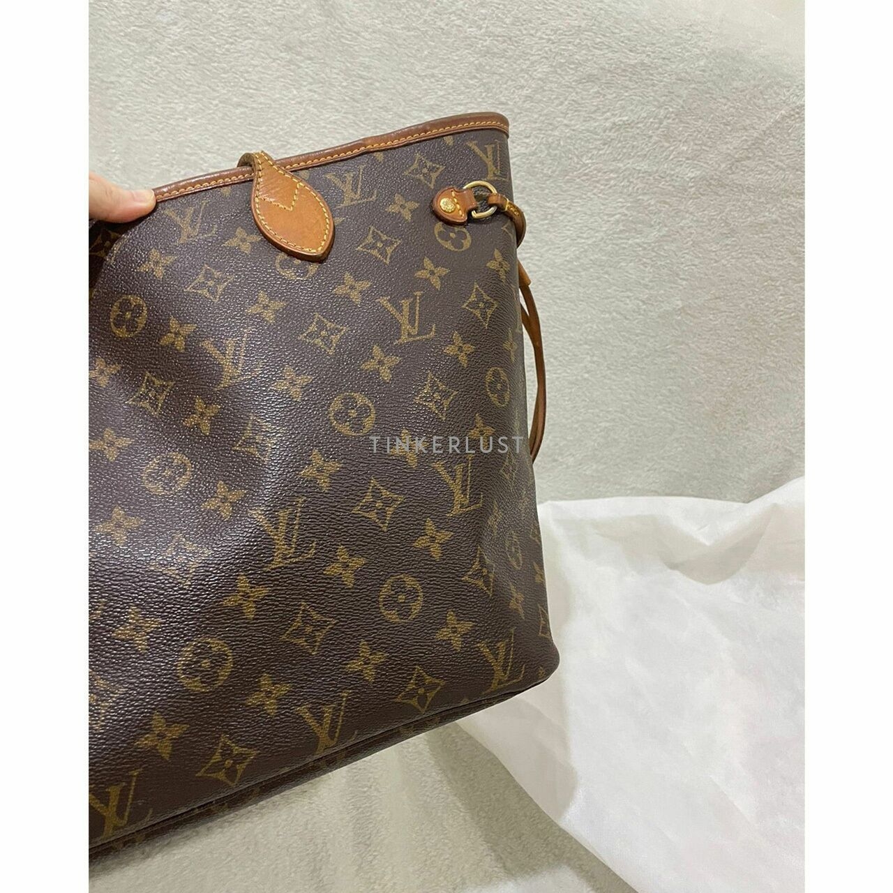 Louis Vuitton Neverfull Monogram MM Tote Bag