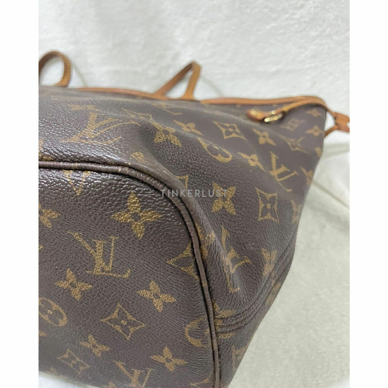 Louis Vuitton Neverfull Monogram MM Tote Bag