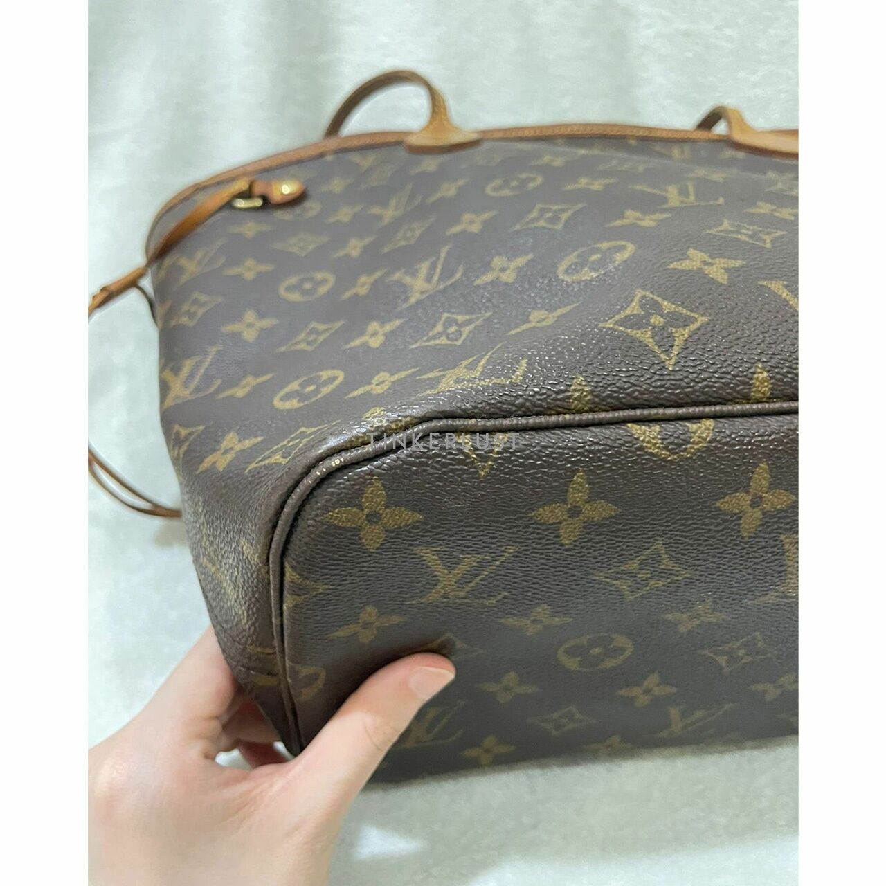 Louis Vuitton Neverfull Monogram MM Tote Bag