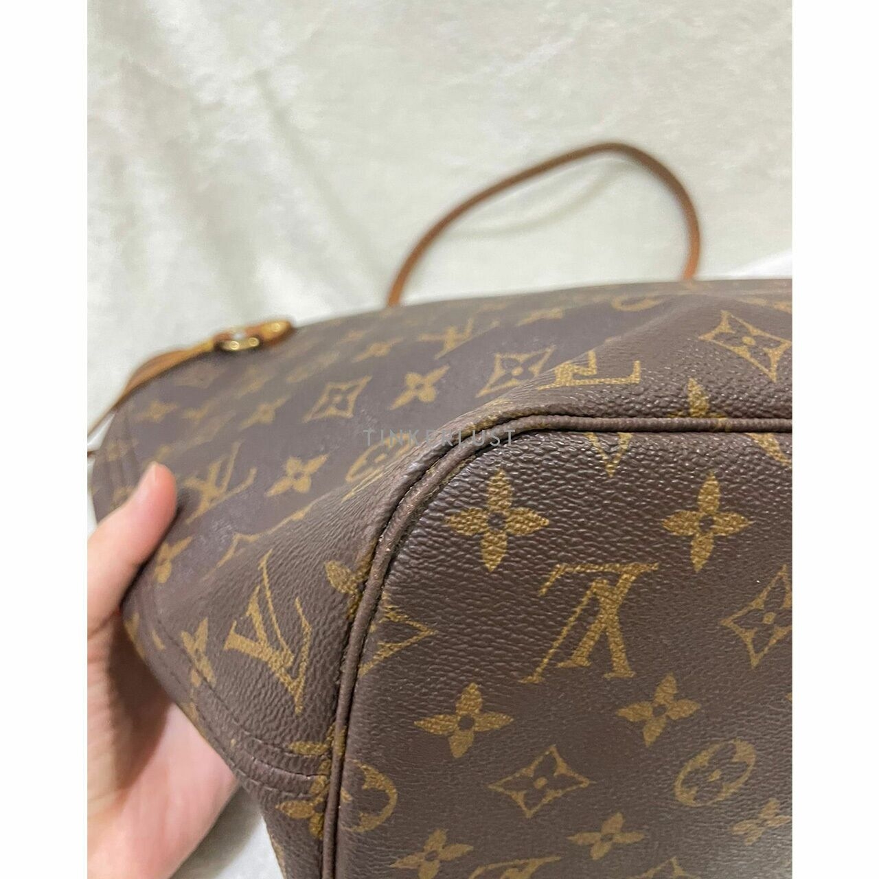 Louis Vuitton Neverfull Monogram MM Tote Bag