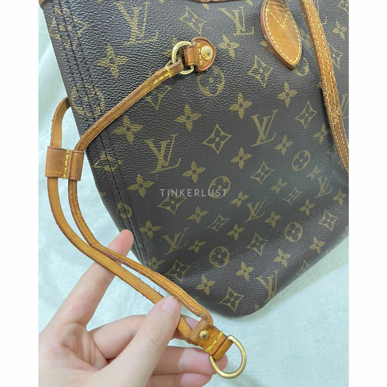 Louis Vuitton Neverfull Monogram MM Tote Bag