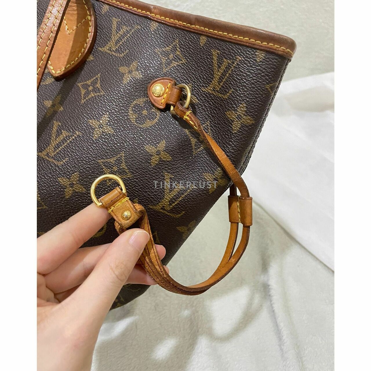 Louis Vuitton Neverfull Monogram MM Tote Bag