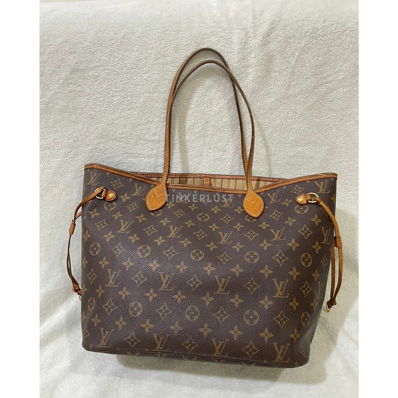 Louis Vuitton Neverfull Monogram MM Tote Bag