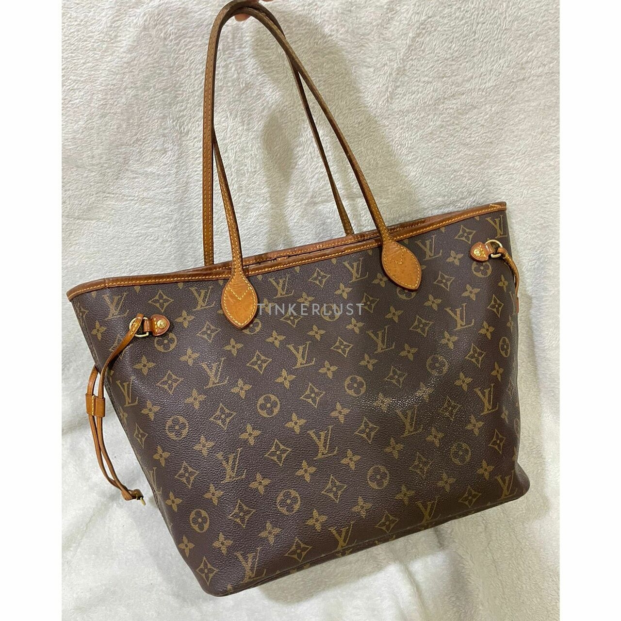 Louis Vuitton Neverfull Monogram MM Tote Bag