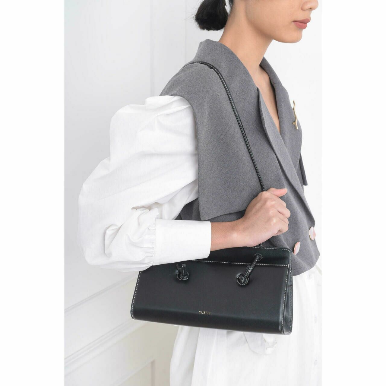 Yuzefi Black Shoulder Bag