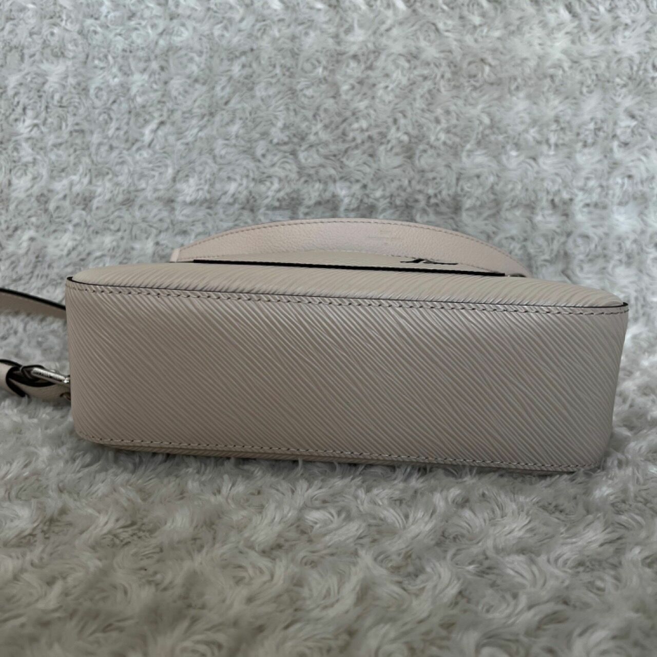Louis Vuitton Epi Leather Marelle Quartz White Shoulder Bag