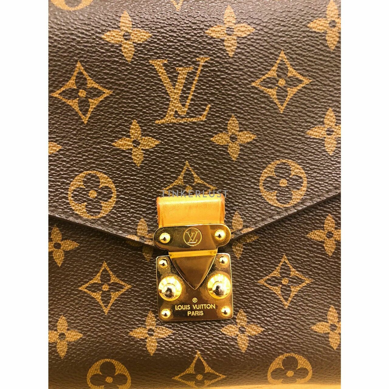 Louis Vuitton Pochette Metis Monogram Canvas