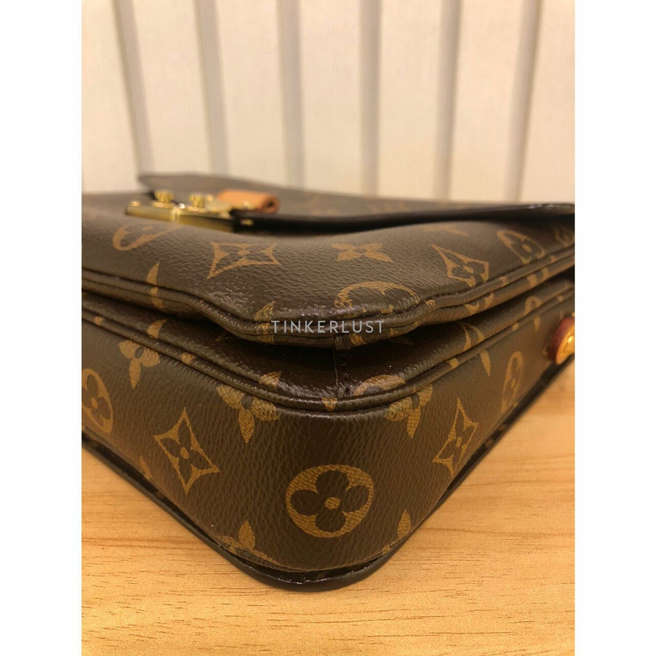 Louis Vuitton Pochette Metis Monogram Canvas