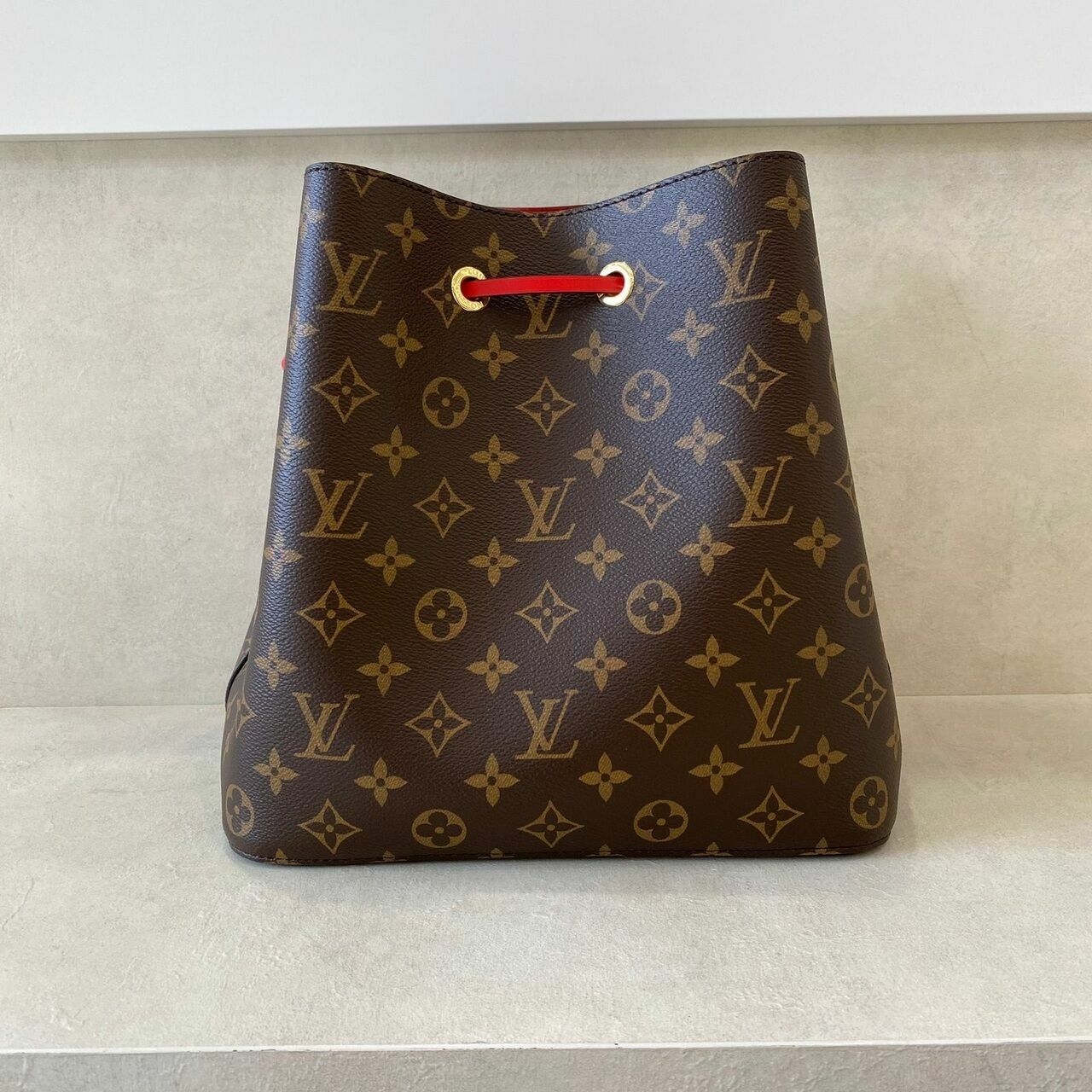 Louis Vuitton Neo Noe Monogram Red/Brown Shoulder Bag