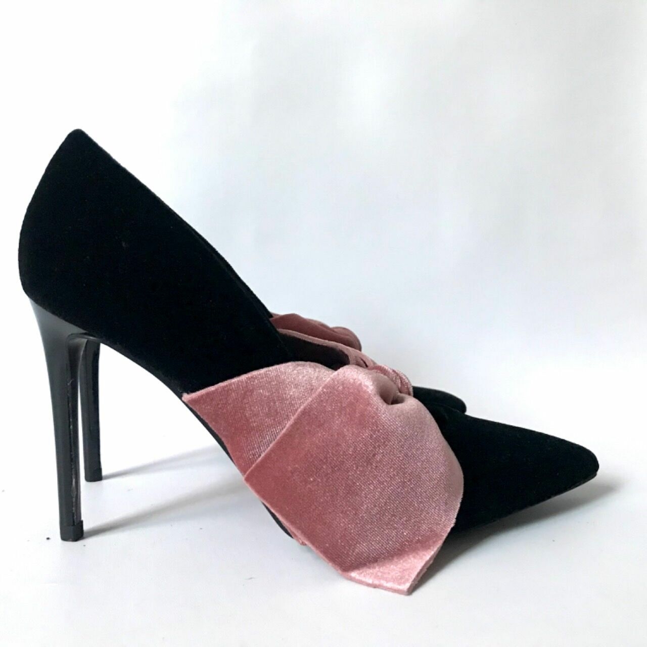 Stradivarius Bow Pumps