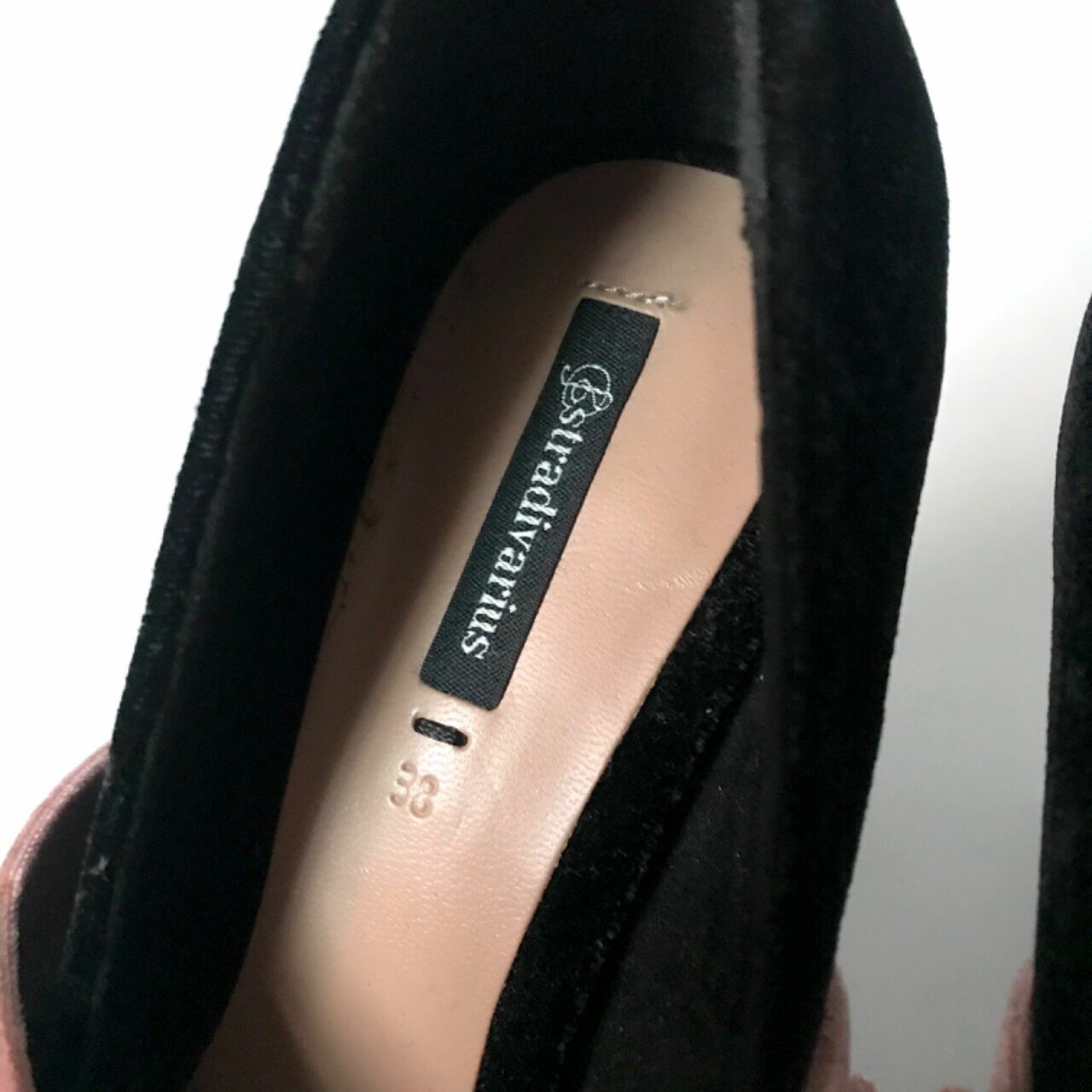 Stradivarius Bow Pumps