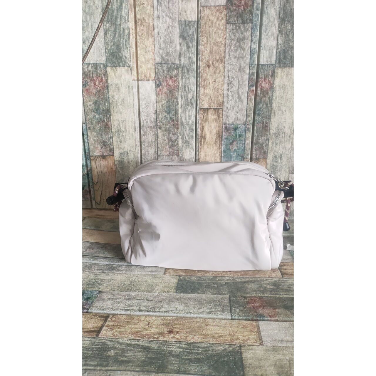 Bimba Y Lola White Sling Bag