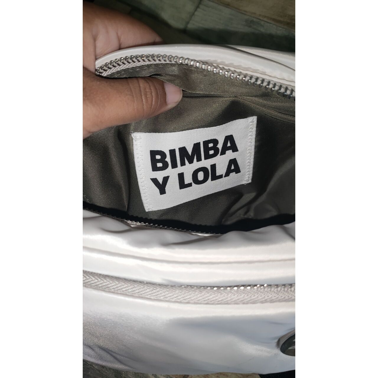 Bimba Y Lola White Sling Bag