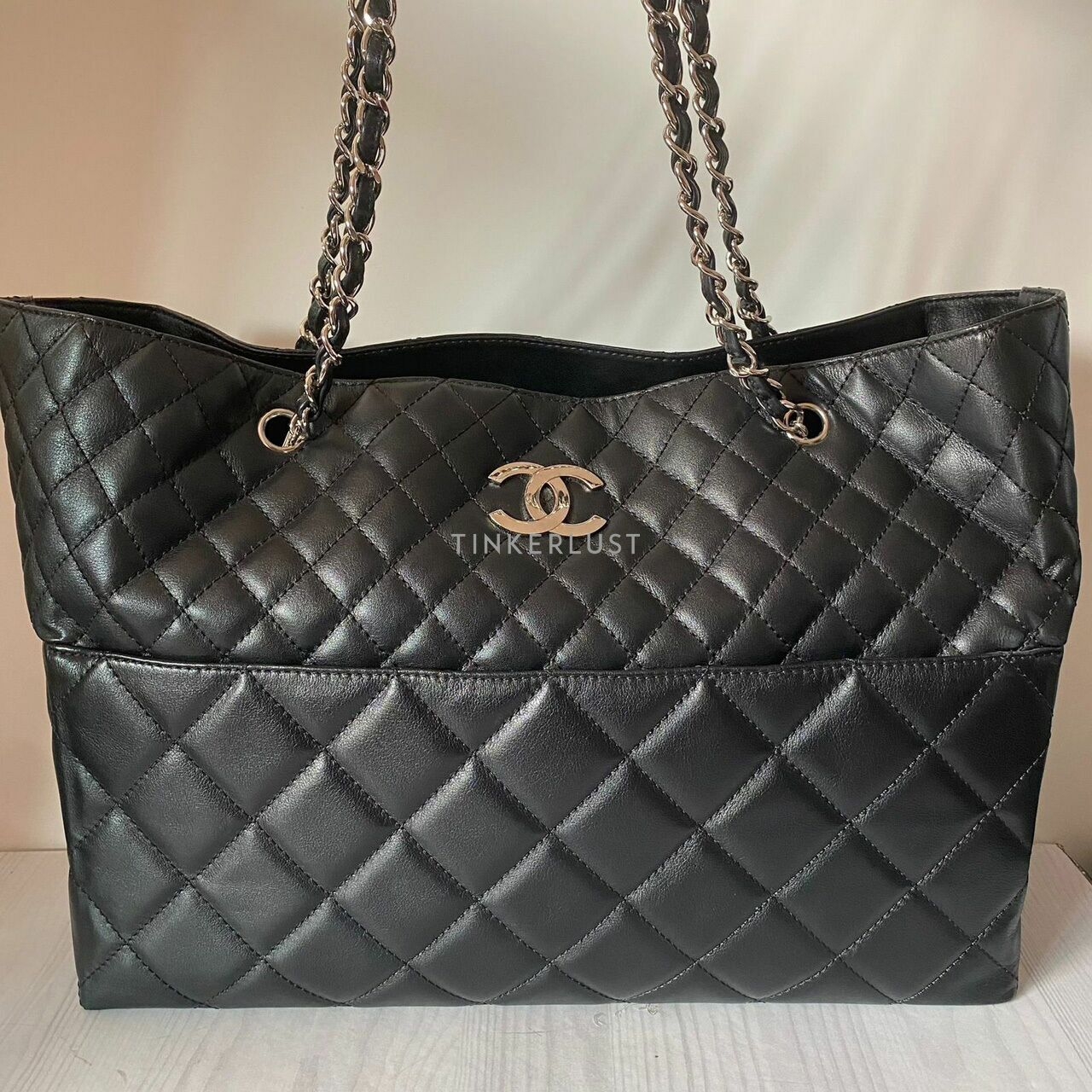 Chanel Timeless CC Lambskin Tote Black #15