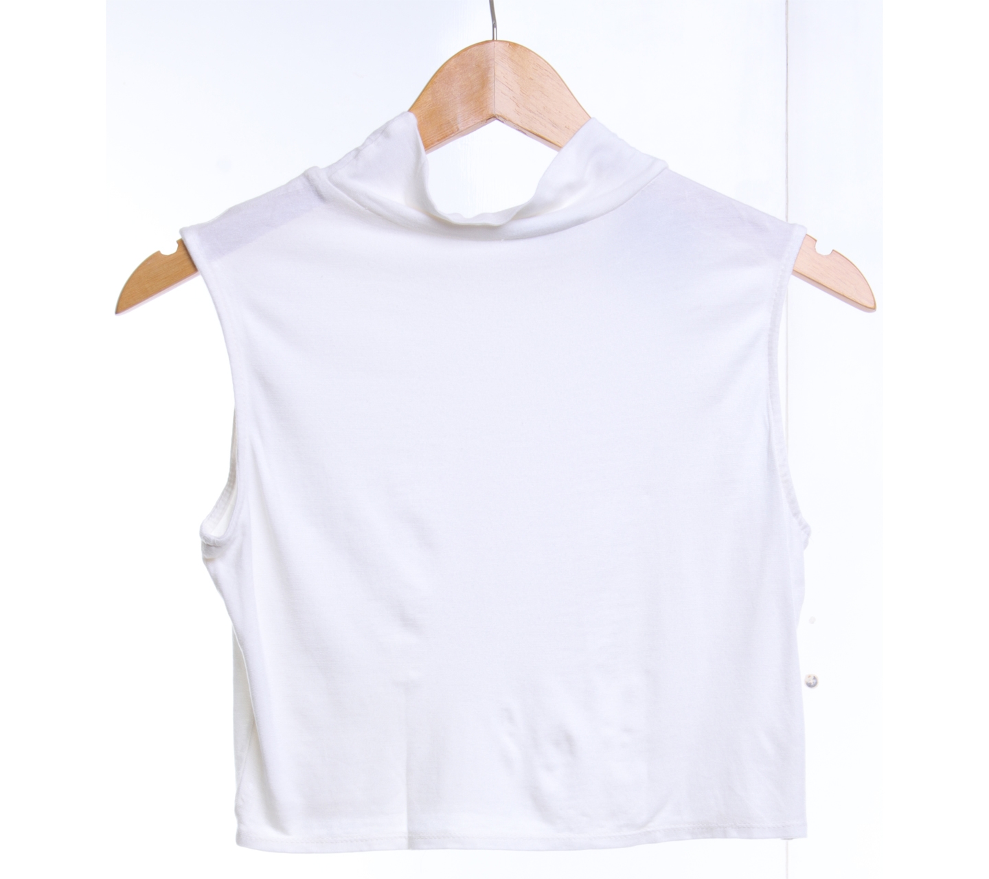 Cloth Inc White Turtleneck Crop Sleeveless