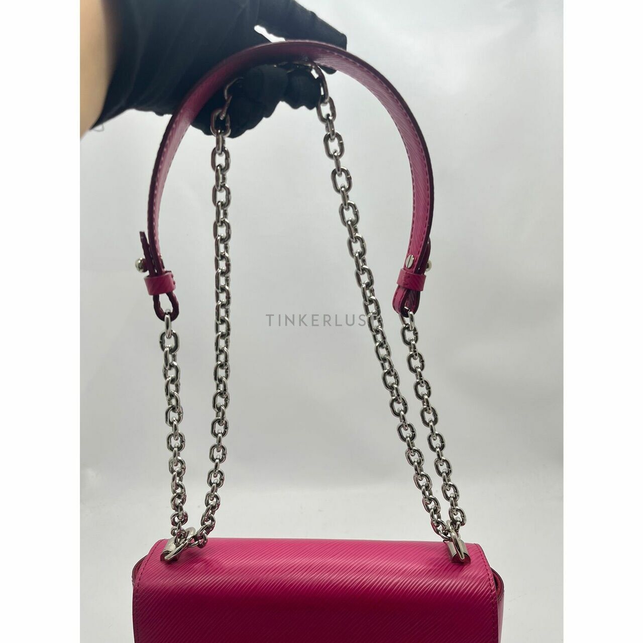 Louis Vuitton Twist MM Epi Fuchsia SHW 2016 Shoulder Bag