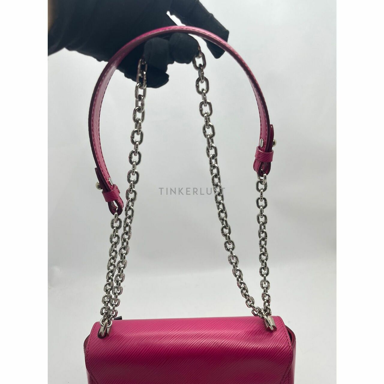 Louis Vuitton Twist MM Epi Fuchsia SHW 2016 Shoulder Bag