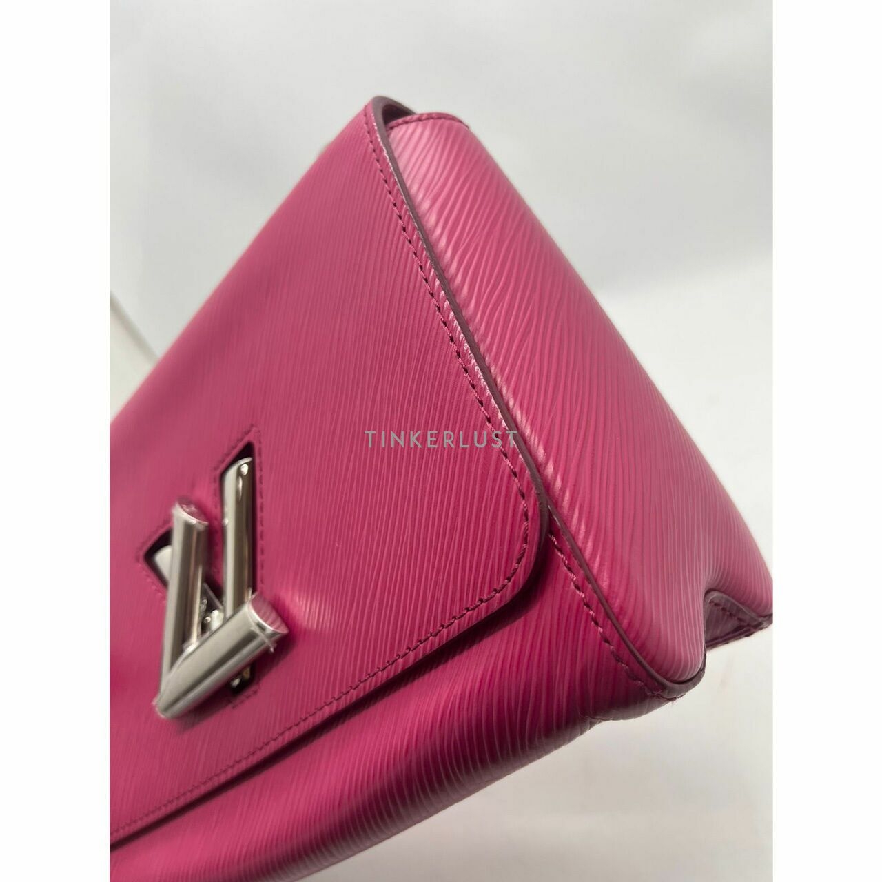 Louis Vuitton Twist MM Epi Fuchsia SHW 2016 Shoulder Bag