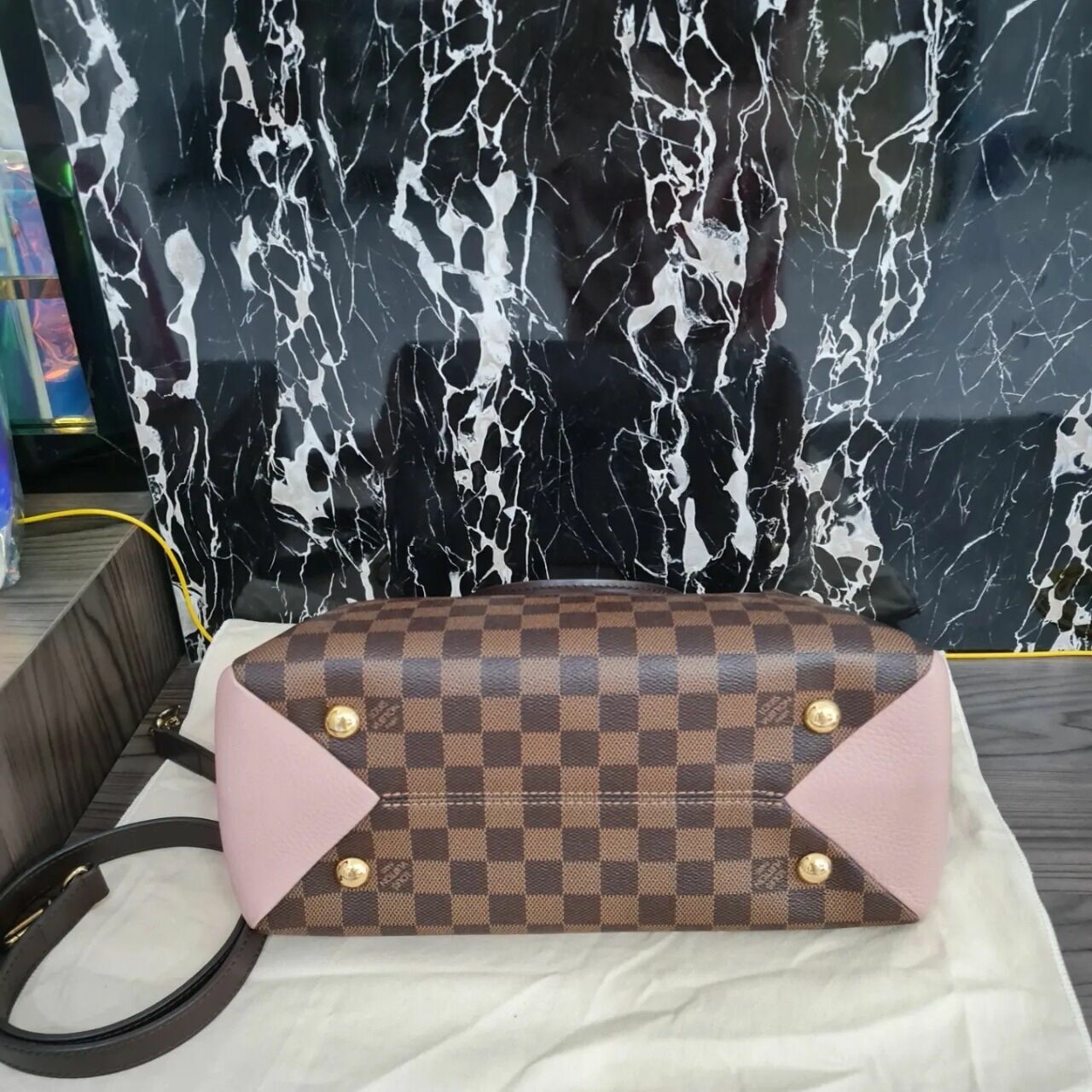 Louis Vuitton Damier Ebene Cuir Taurillon Brittany Magnolia