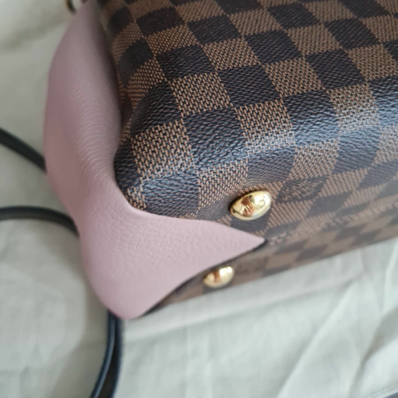 Louis Vuitton Damier Ebene Cuir Taurillon Brittany Magnolia