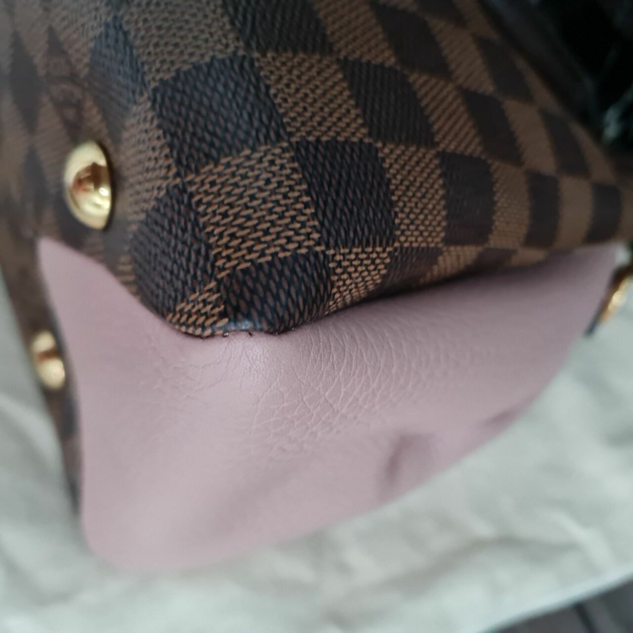 Louis Vuitton Damier Ebene Cuir Taurillon Brittany Magnolia