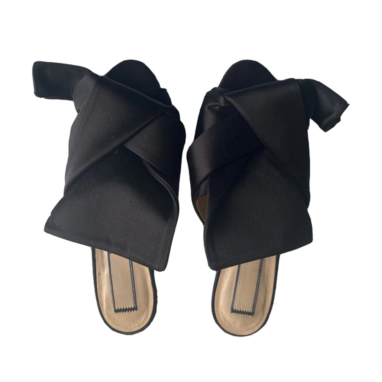 N°21 Black Flats