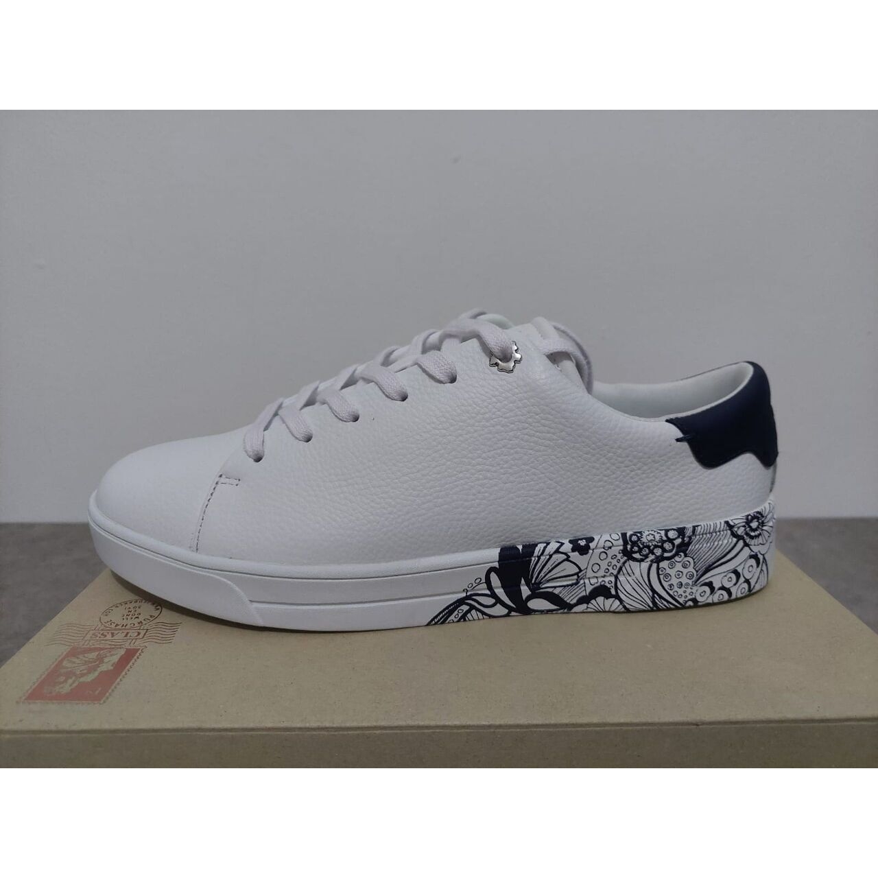 TED BAKER VEMMY Retro Swirl Leather Sneaker White