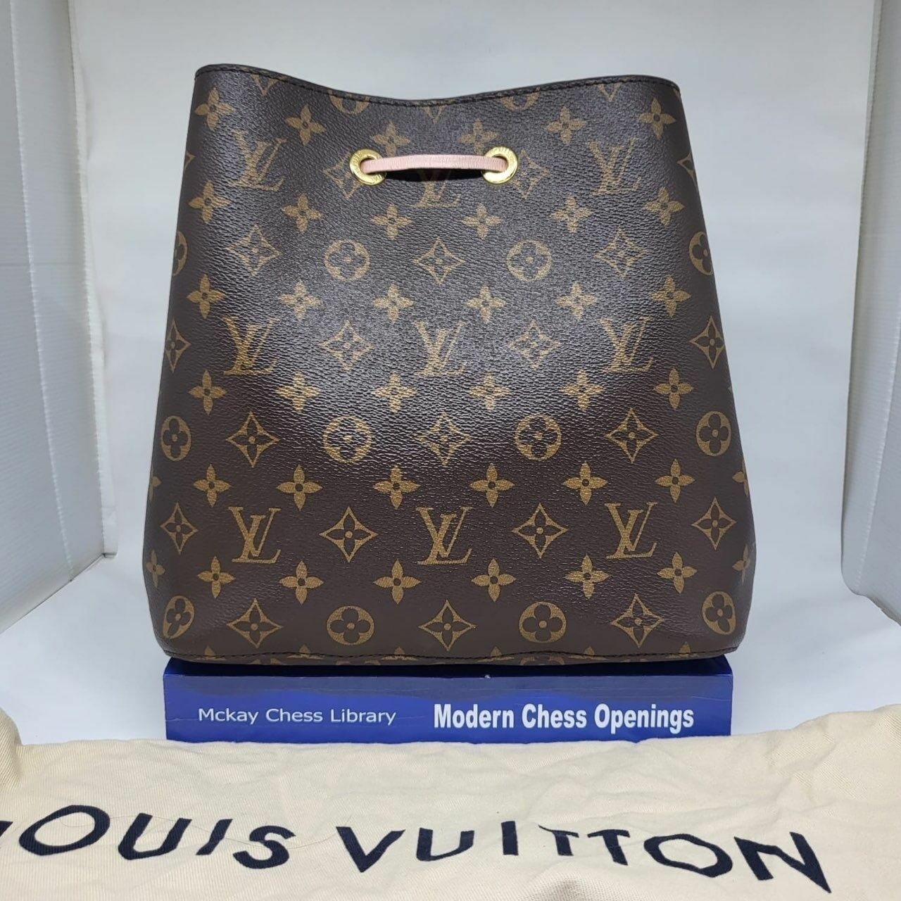 Louis Vuitton Monogram Neo Noe Rose Poudre Bucket Bag