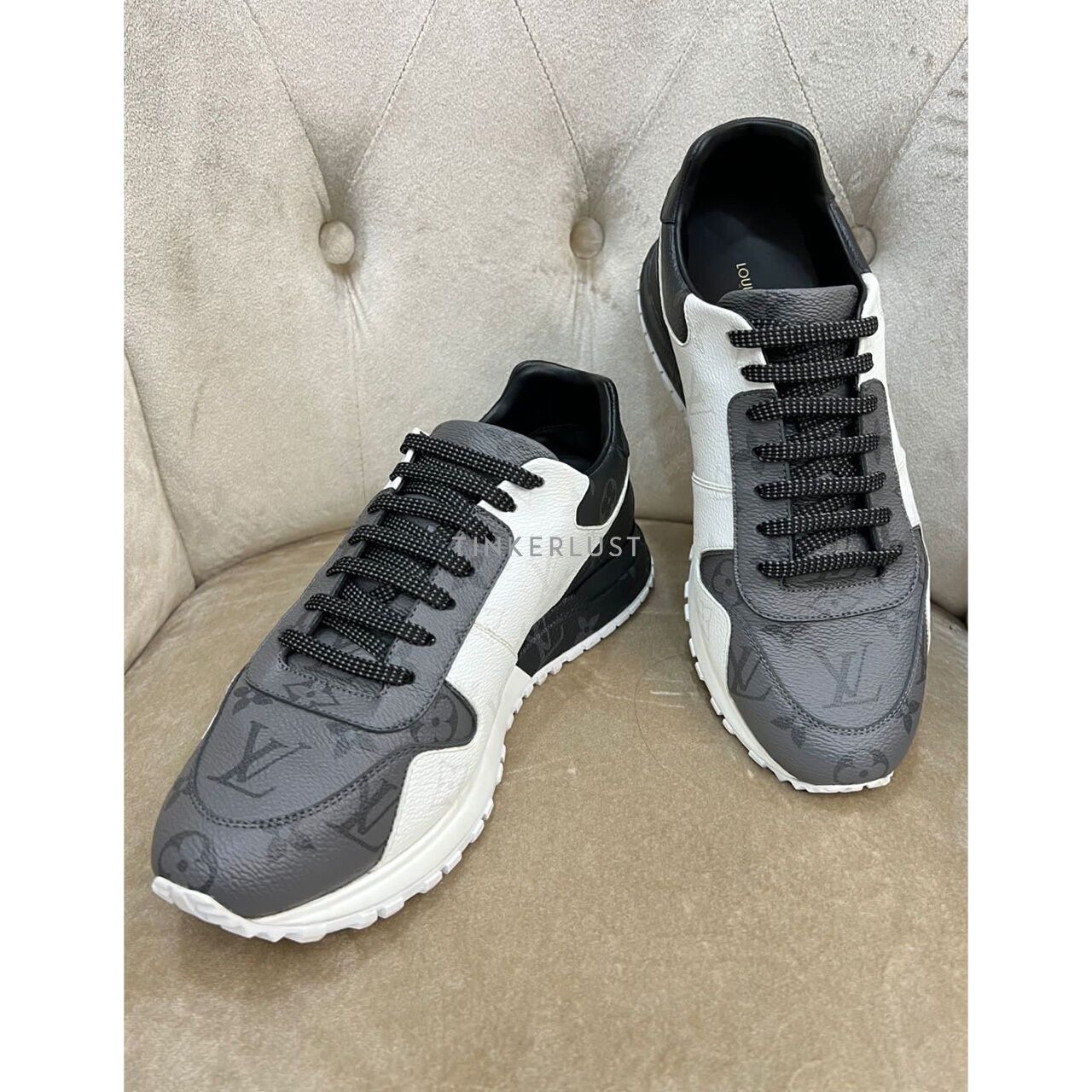 Louis Vuitton Run Away Eclipse 2023 Sneakers 