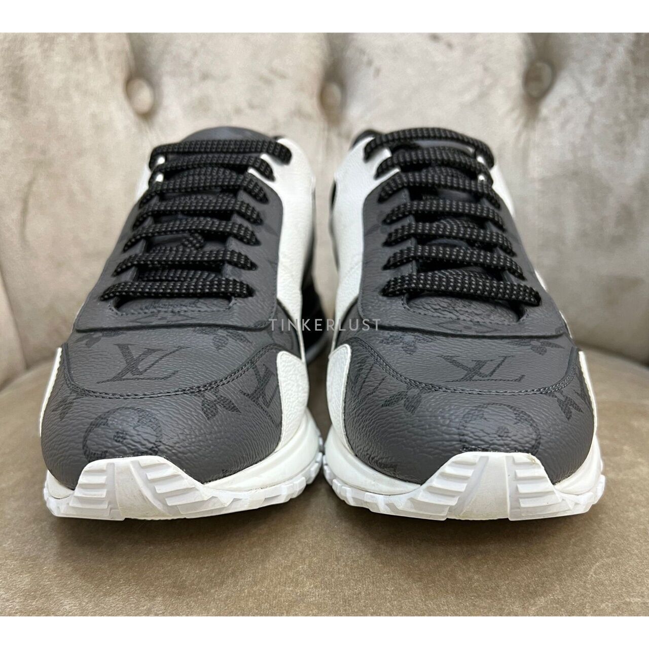 Louis Vuitton Run Away Eclipse 2023 Sneakers 