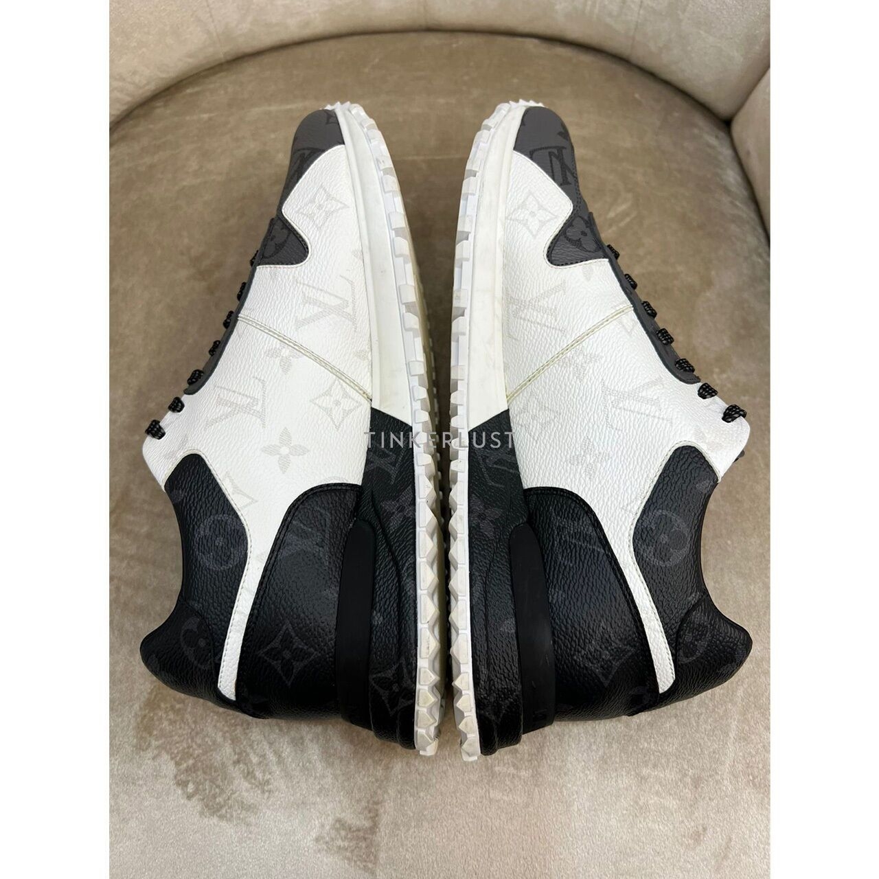 Louis Vuitton Run Away Eclipse 2023 Sneakers 