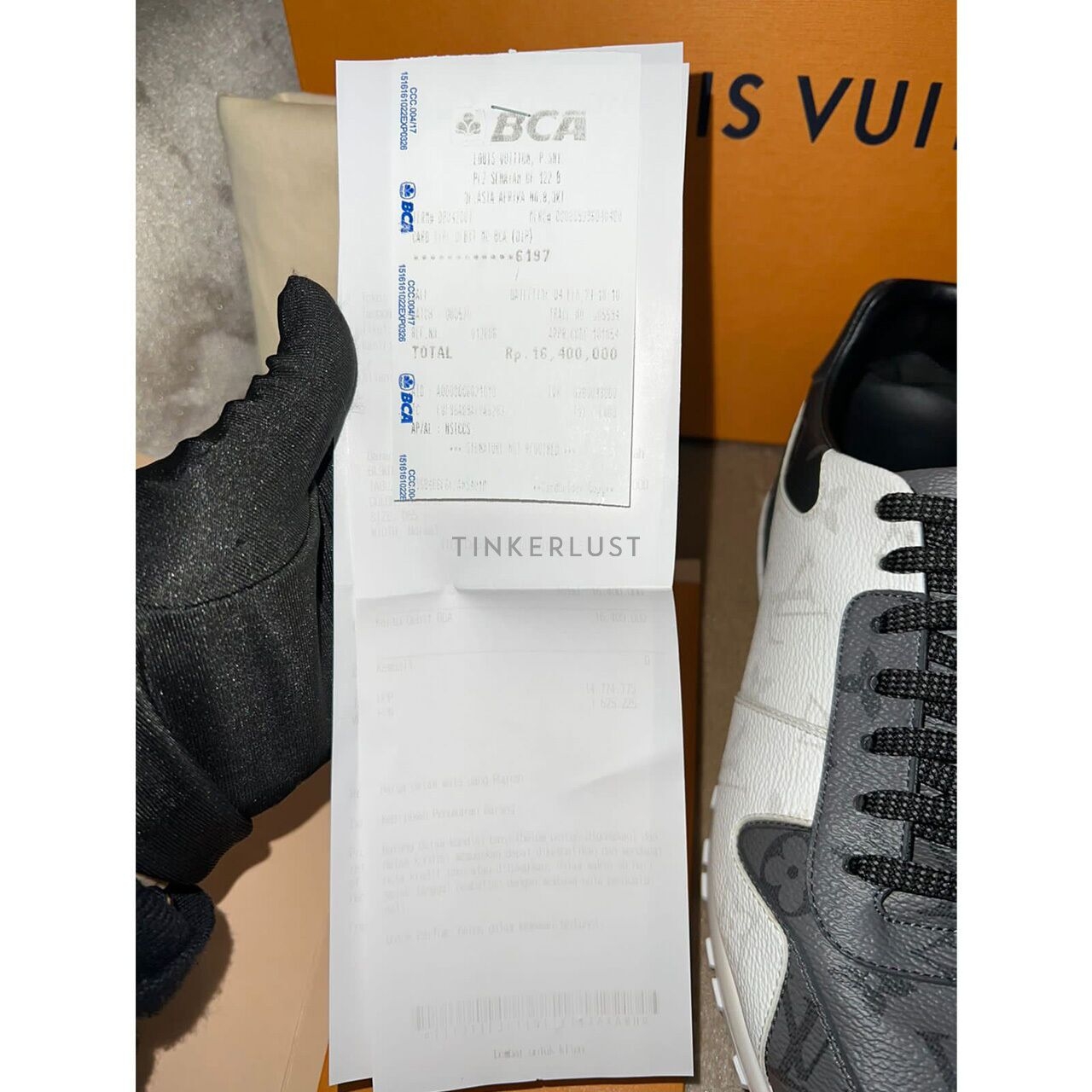 Louis Vuitton Run Away Eclipse 2023 Sneakers 