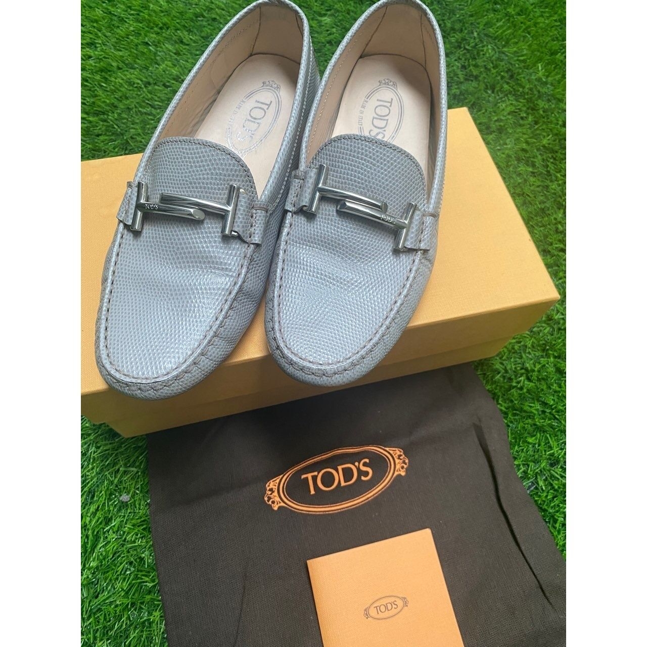 Tod's Light Grey Flats