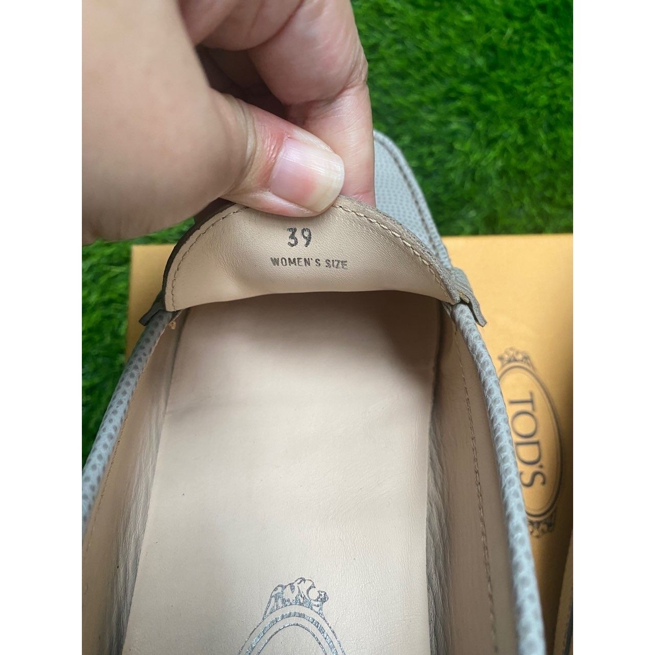 Tod's Light Grey Flats