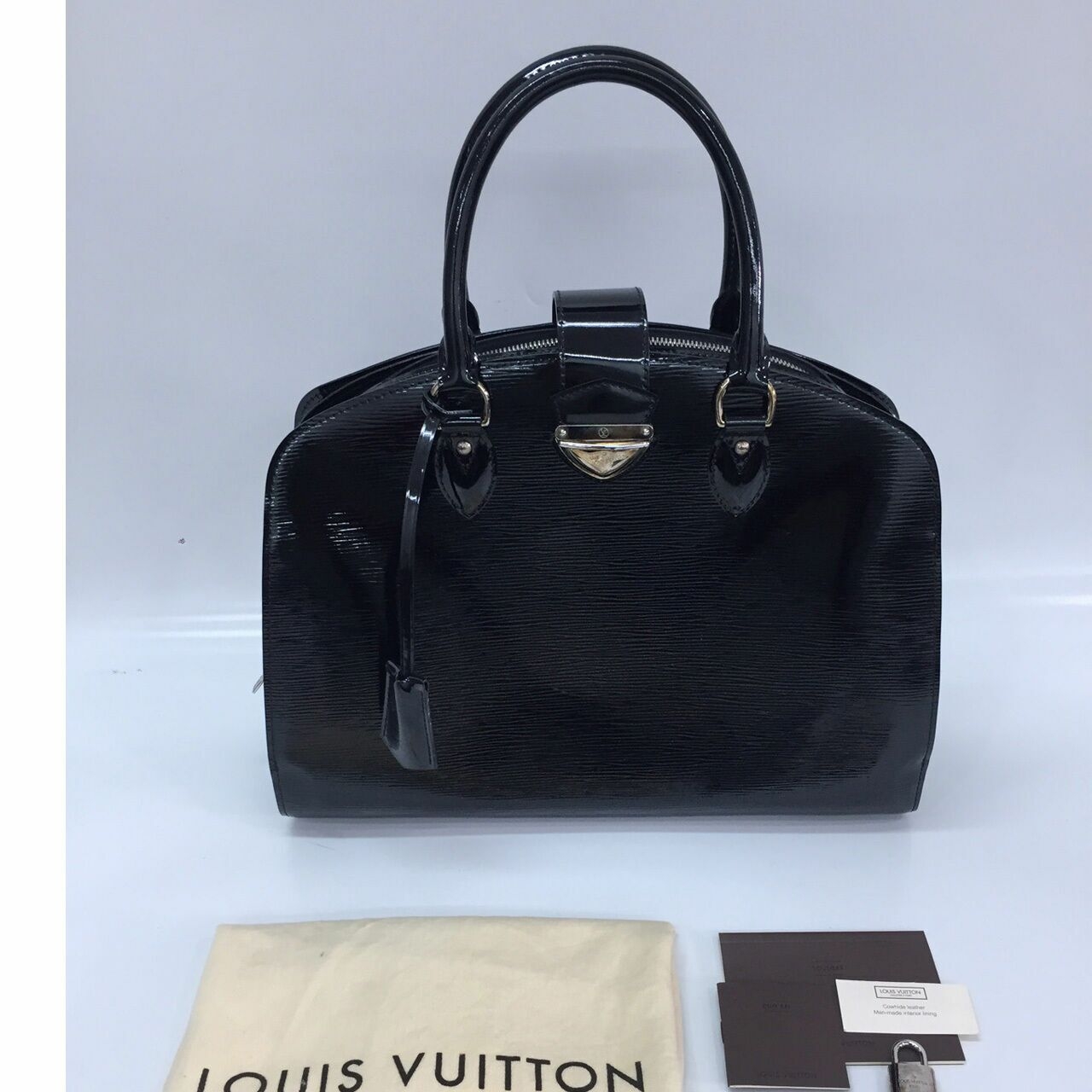 Louis Vuitton Pont Neuf in Black Epi Leather Handbag