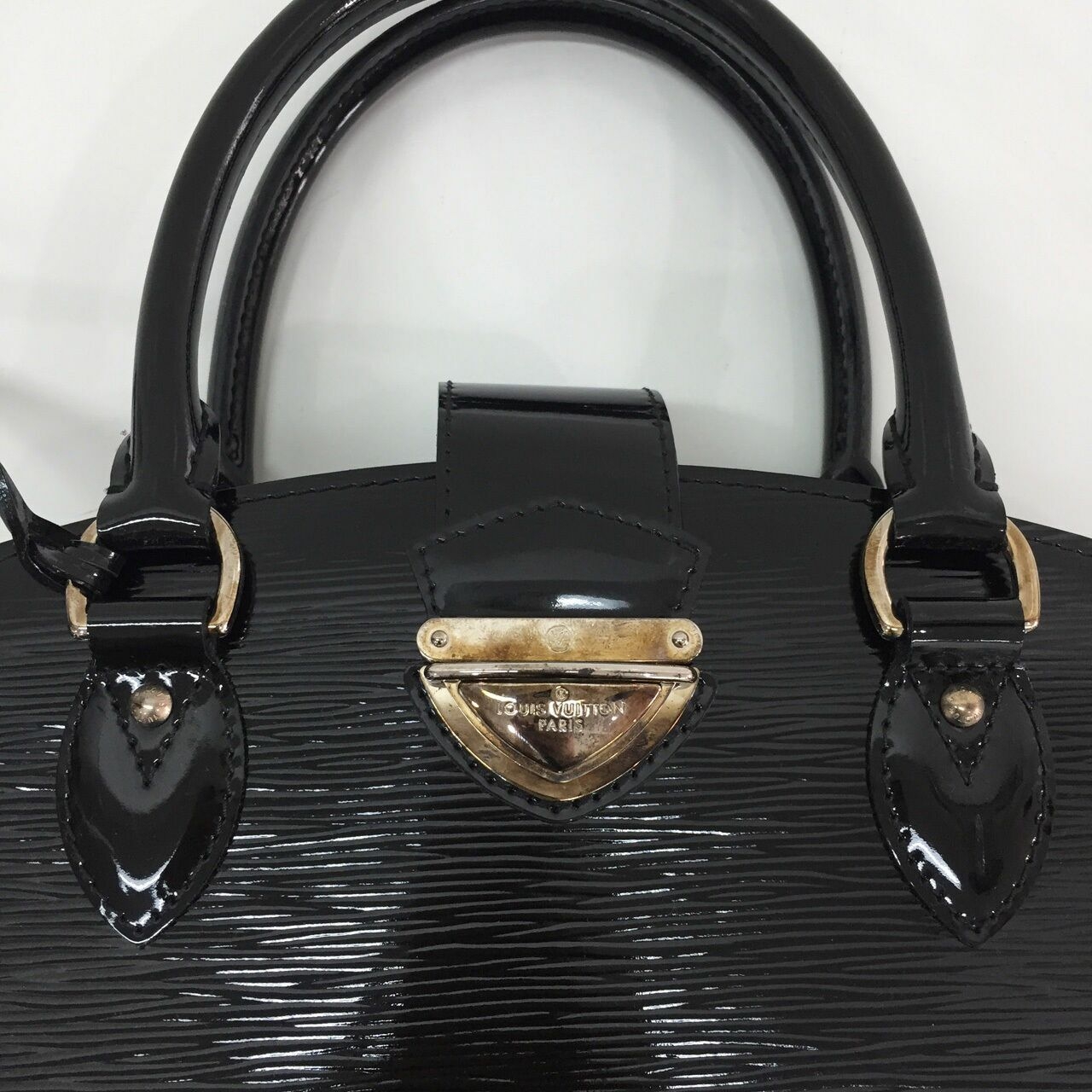 Louis Vuitton Pont Neuf in Black Epi Leather Handbag