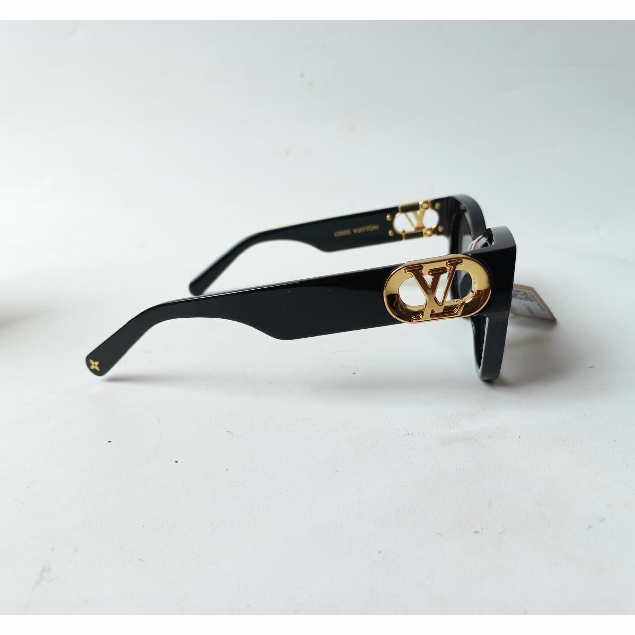 Louis Vuitton Link PM Cat Eye Sunglasses