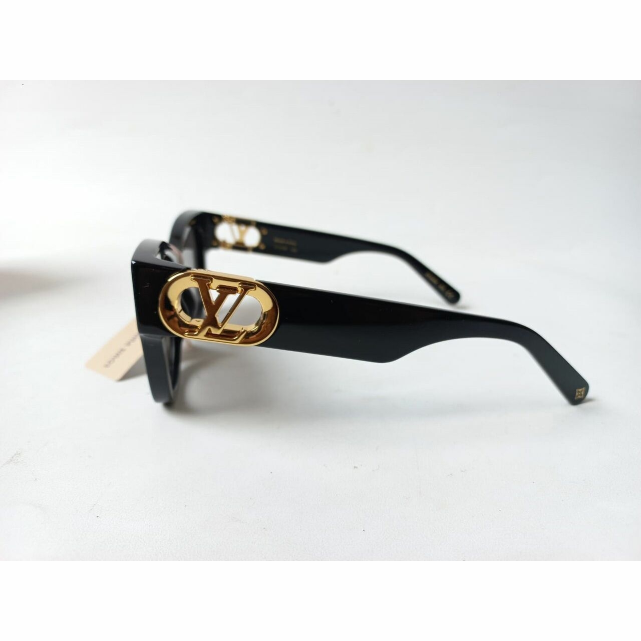 Louis Vuitton Link PM Cat Eye Sunglasses