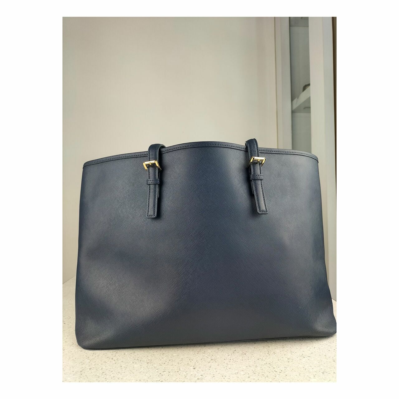 Michael Kors Jet Set Travel Medium Tote in Navy