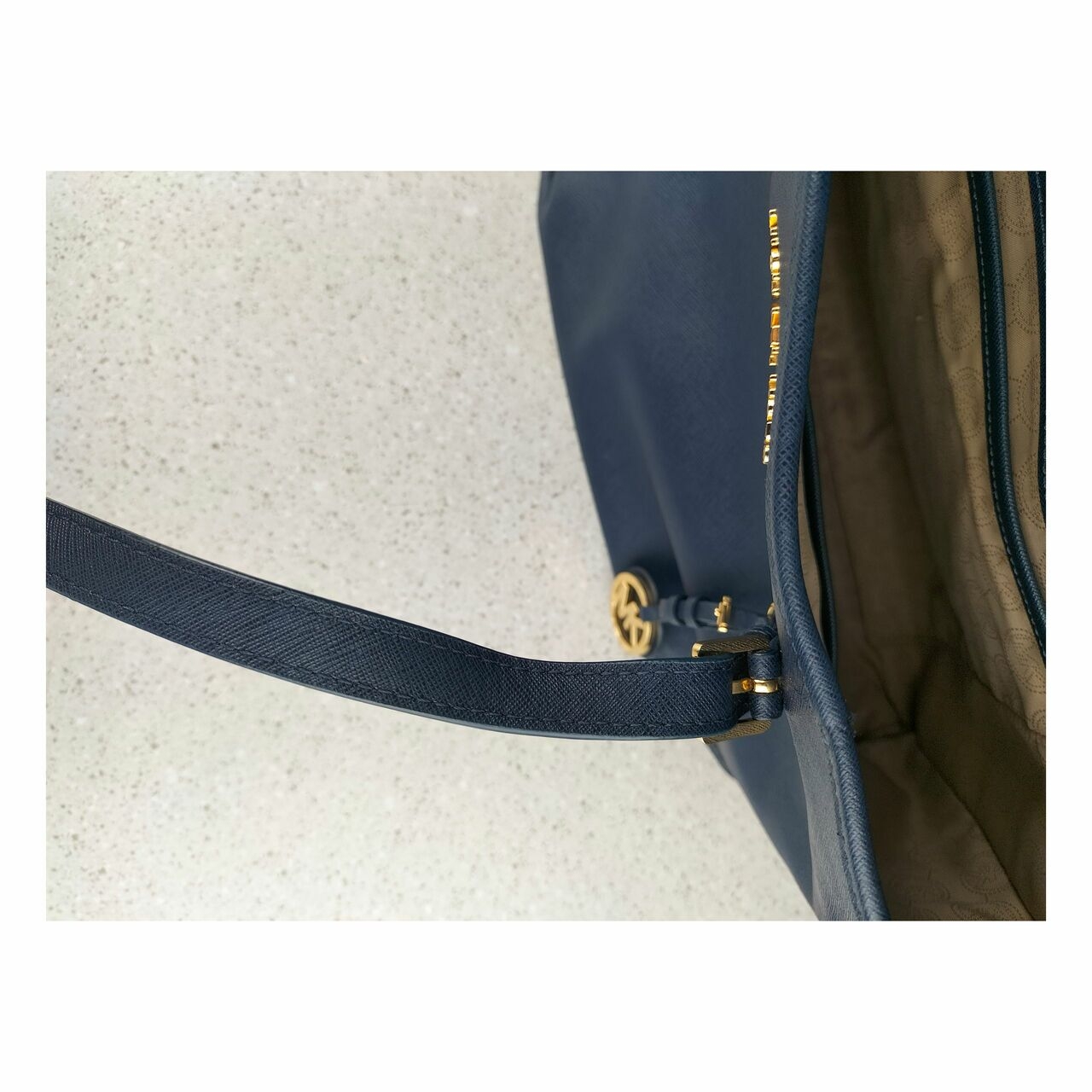 Michael Kors Jet Set Travel Medium Tote in Navy