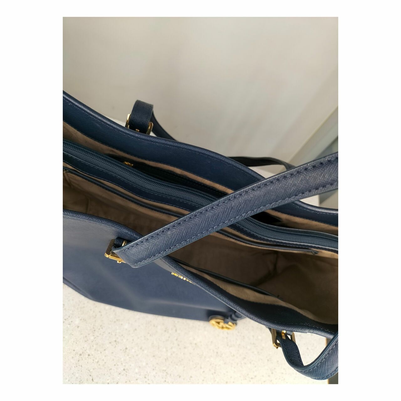 Michael Kors Jet Set Travel Medium Tote in Navy