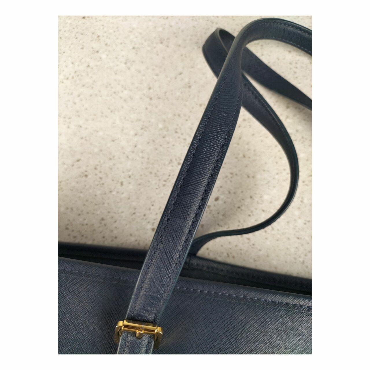 Michael Kors Jet Set Travel Medium Tote in Navy