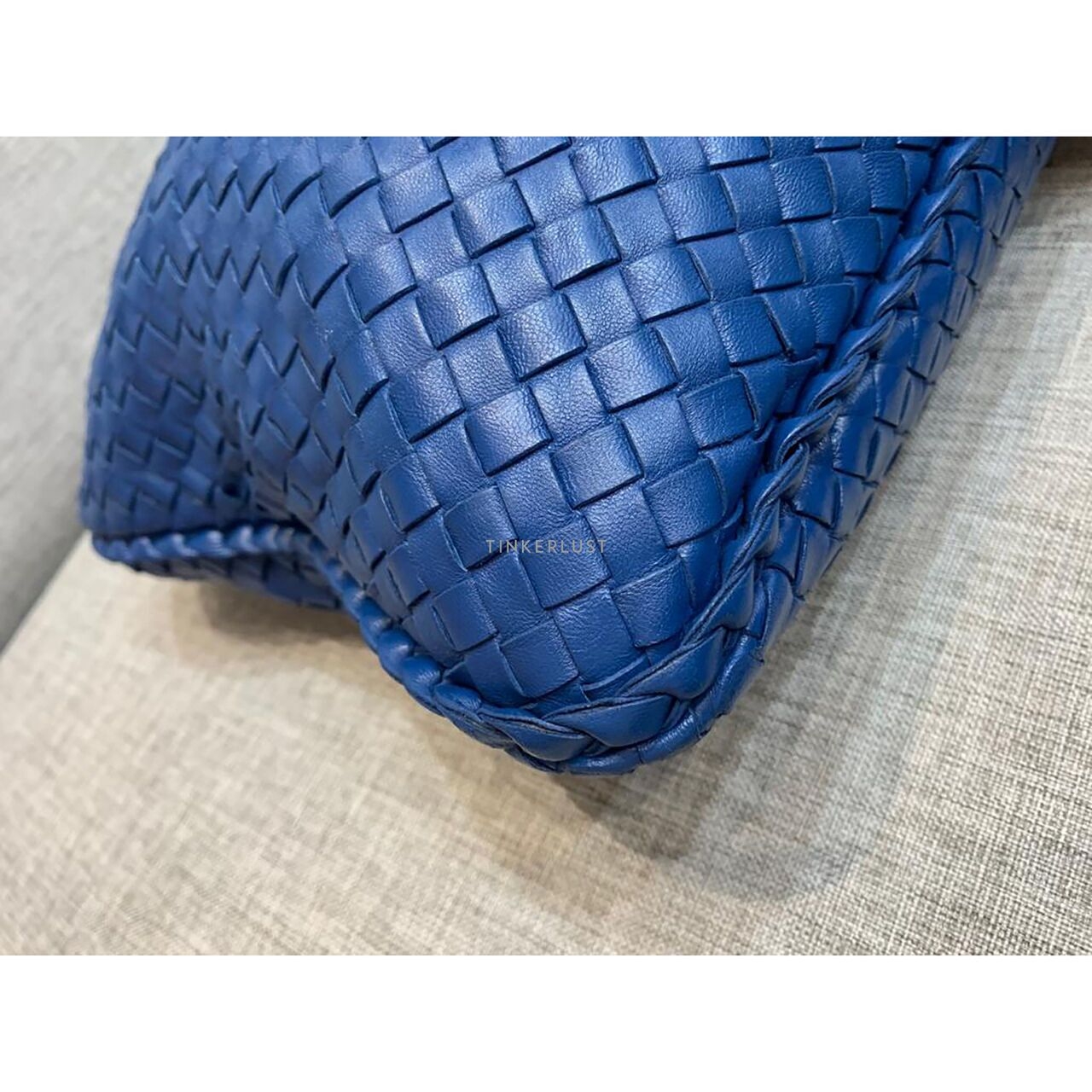 Bottega Veneta Hobo Medium Intrecciato Blue Shoulder Bag