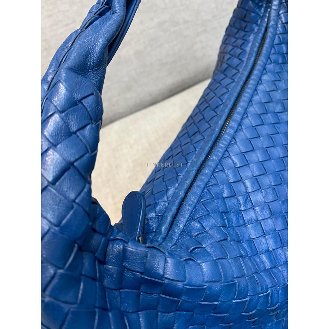 Bottega Veneta Hobo Medium Intrecciato Blue Shoulder Bag