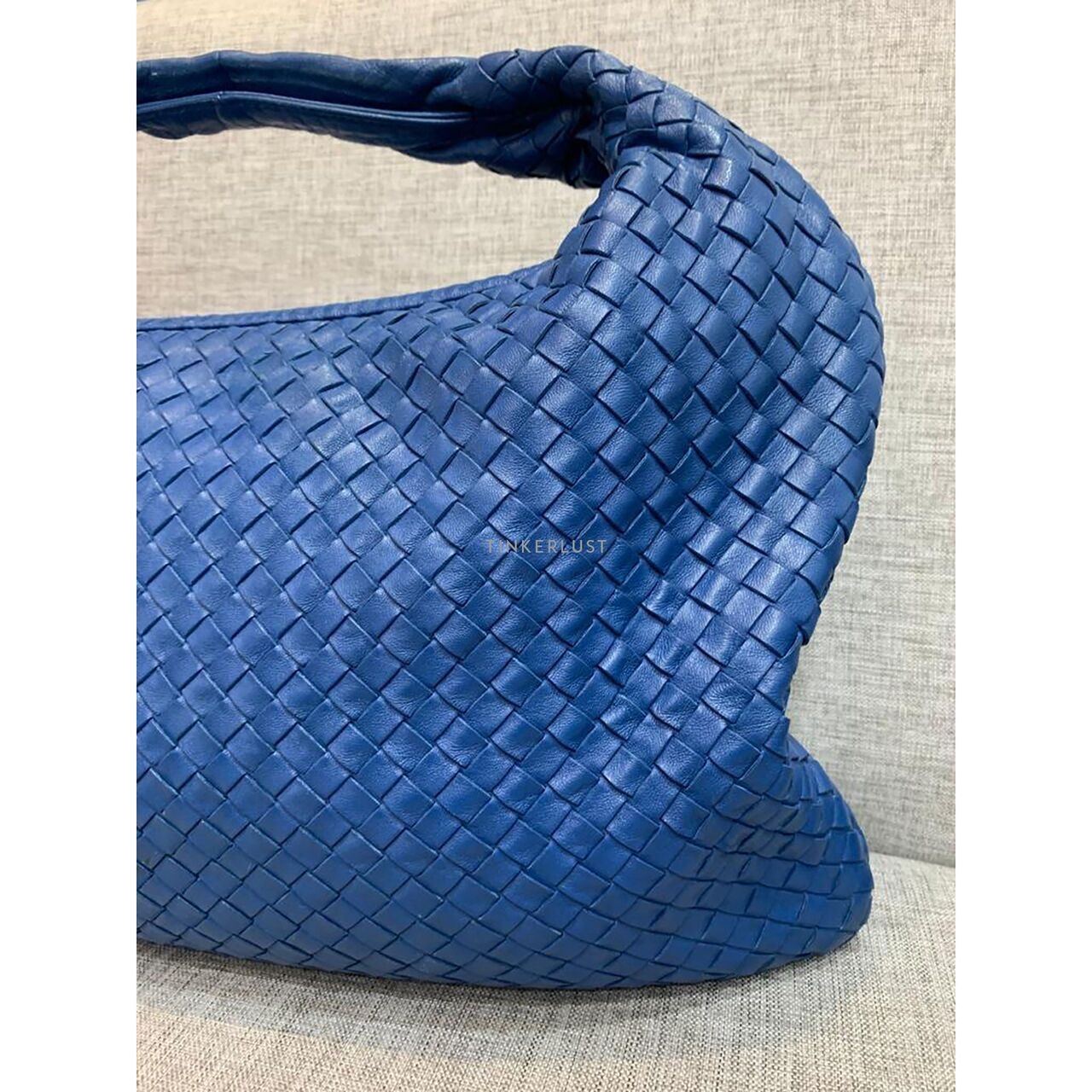 Bottega Veneta Hobo Medium Intrecciato Blue Shoulder Bag