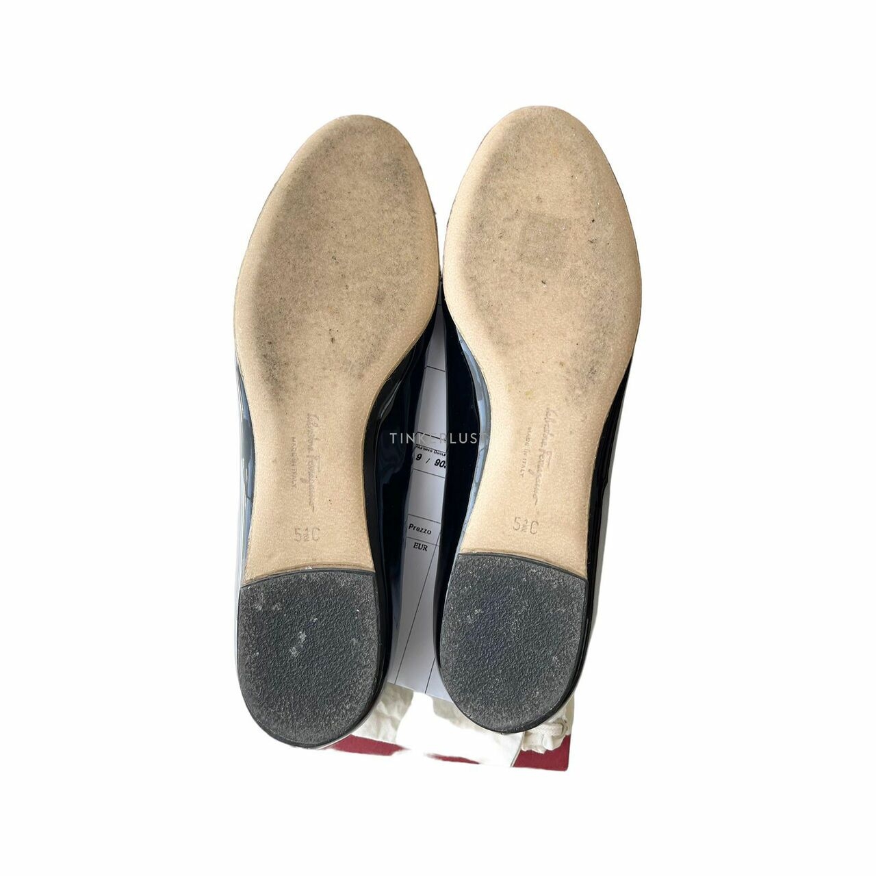 Salvatore Ferragamo Varina Black GHW Flats