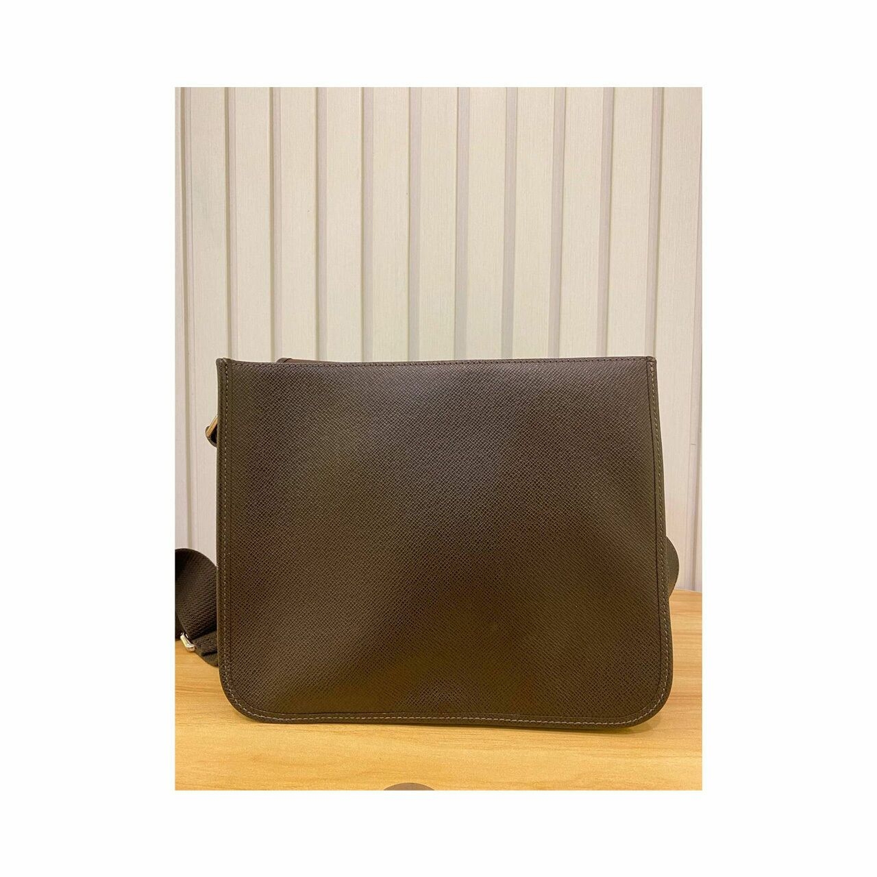 Louis Vuitton Taiga Messenger Bag in Brown SHW 2011 Sling Bag