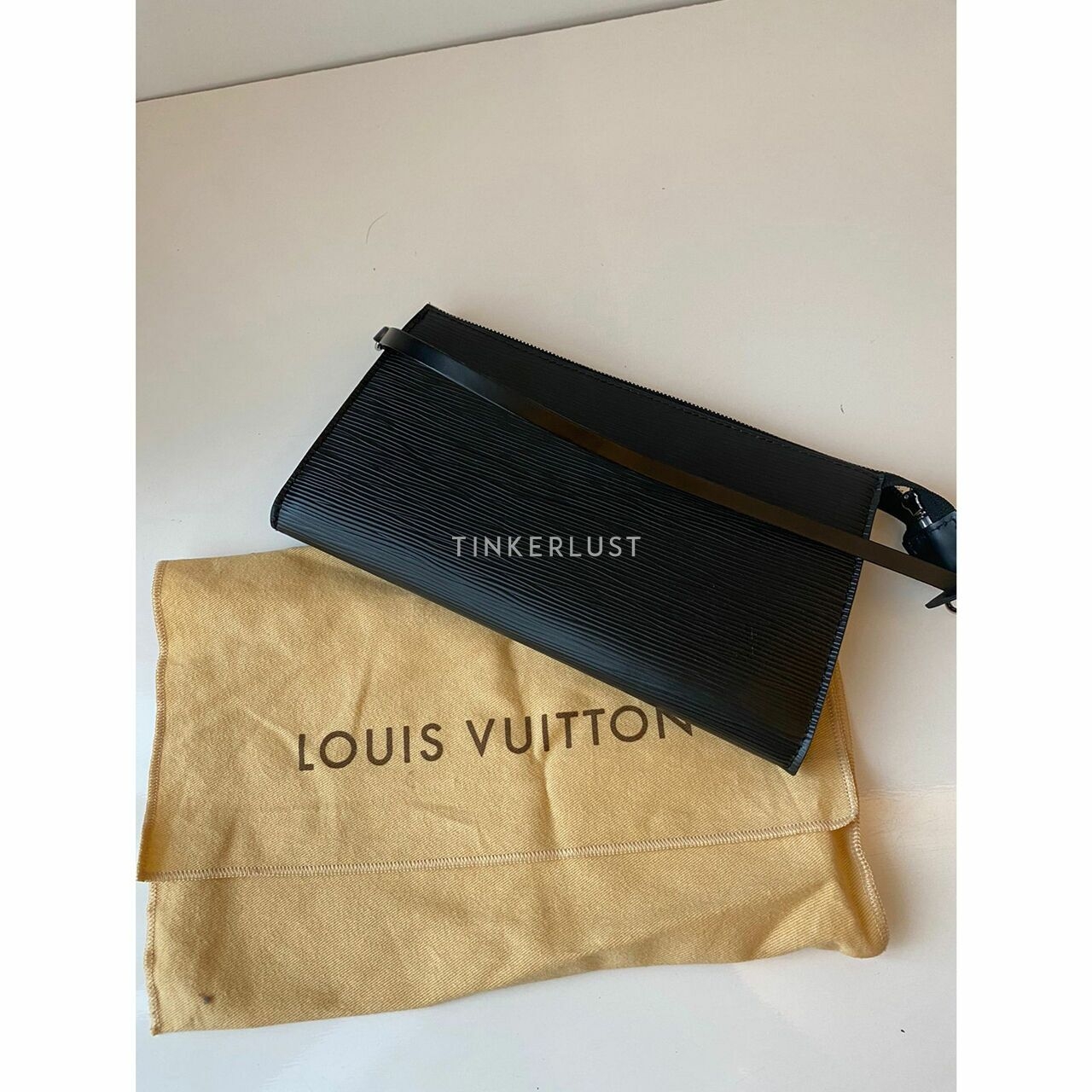  Louis Vuitton Mini Black Epi Leather Pochette Bag