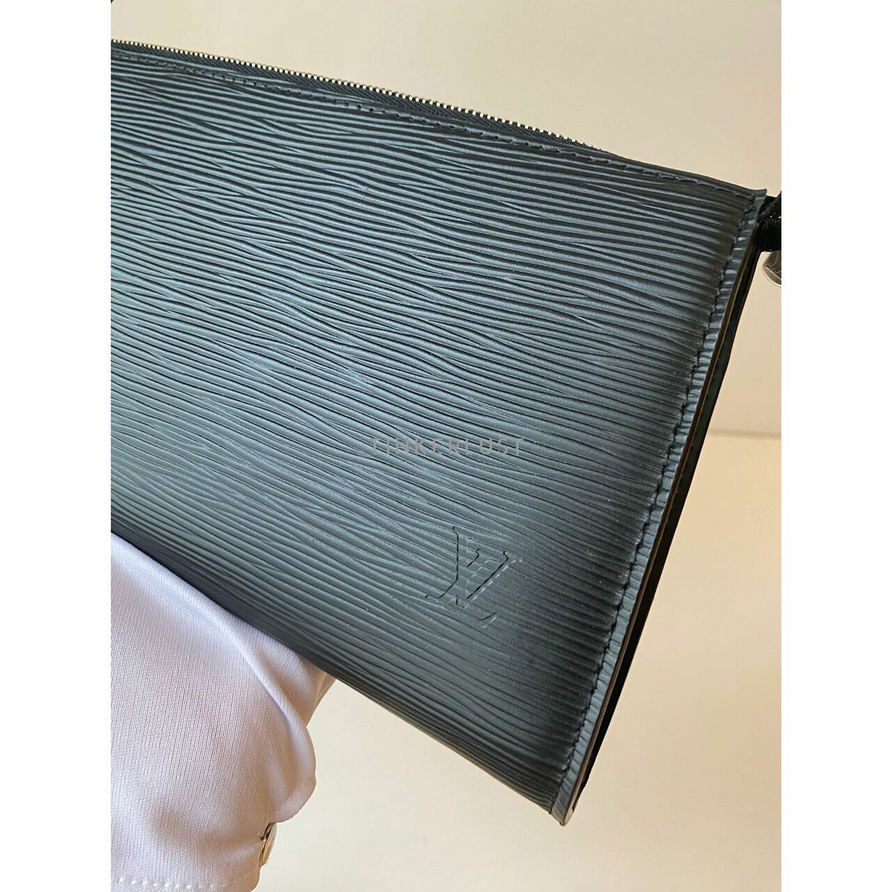  Louis Vuitton Mini Black Epi Leather Pochette Bag