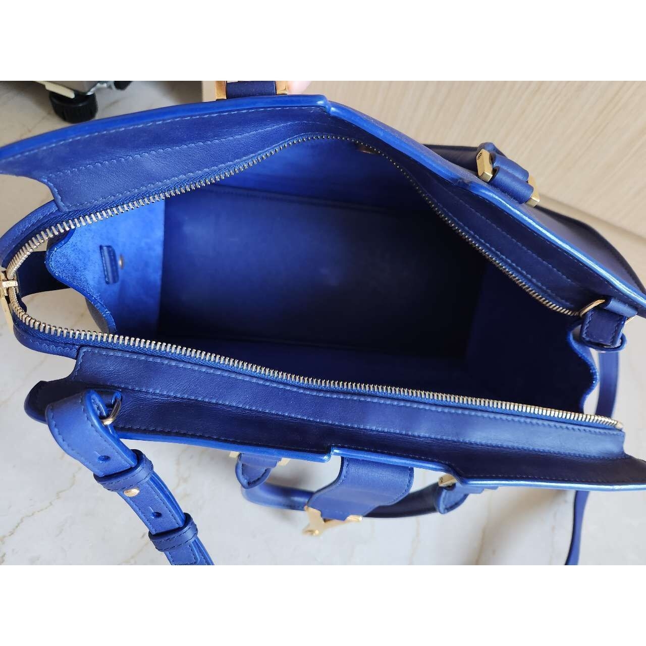 Yves Saint Laurent Cabas Y Blue Handbag